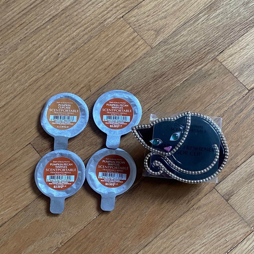 Car Freshener Pack with Pumpkin Pecan / Cupcake Scent & Cat-Shaped Visor Clip